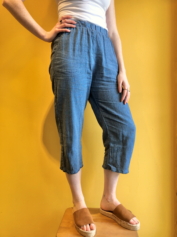 Cut Loose Raw Edge Crop Pant